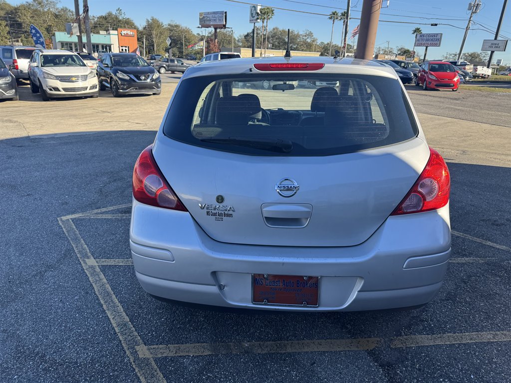 2012 Nissan Versa 1.8 S photo