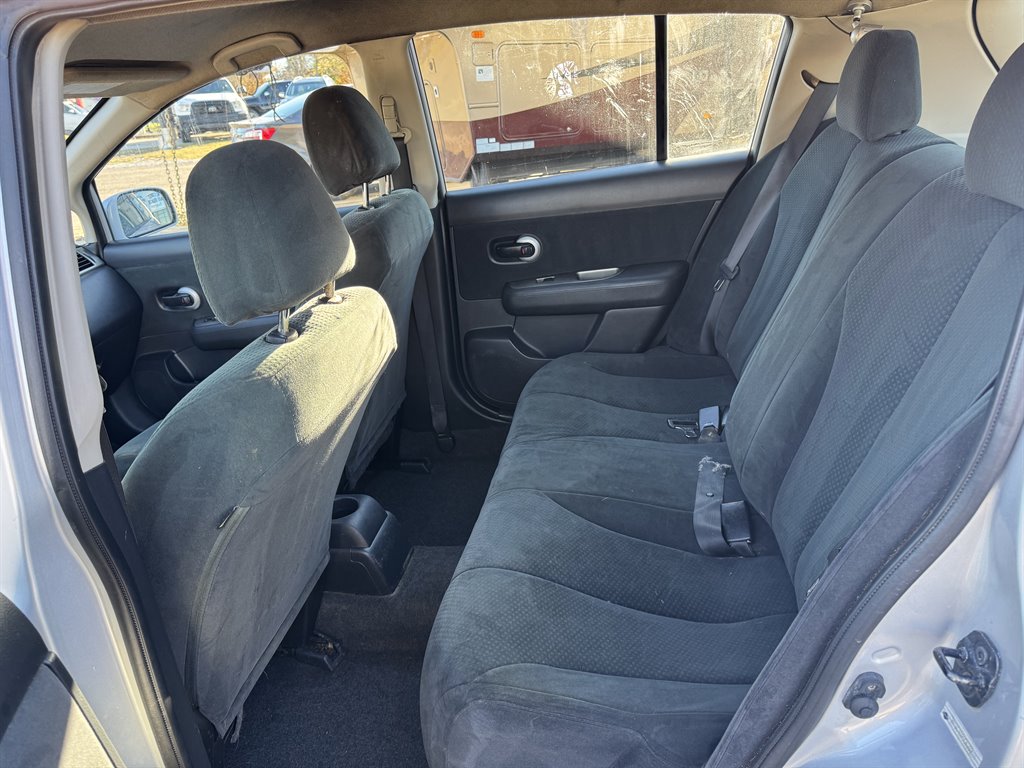 2012 Nissan Versa 1.8 S photo