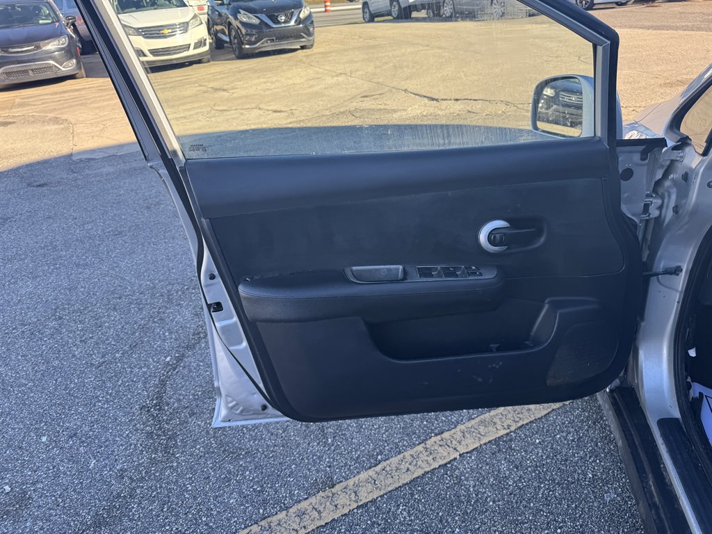 2012 Nissan Versa 1.8 S photo
