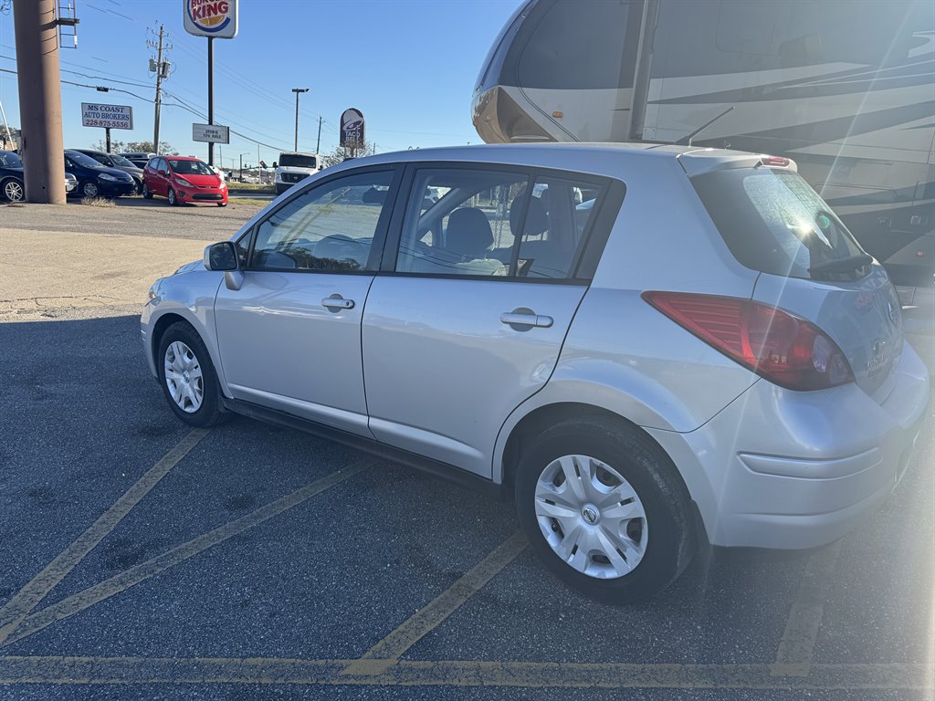 2012 Nissan Versa 1.8 S photo