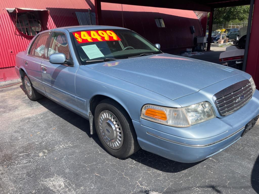 The 1999 Ford Crown Victoria photos