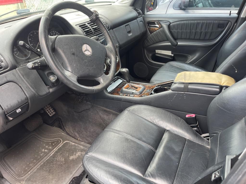 2005 Mercedes-Benz M-Class ML350 photo