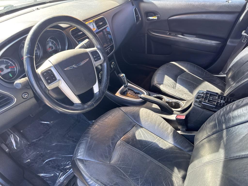 2013 Chrysler 200 Limited photo