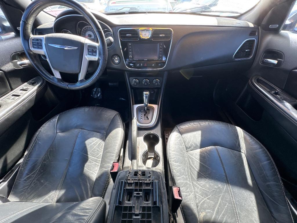 2013 Chrysler 200 Limited photo