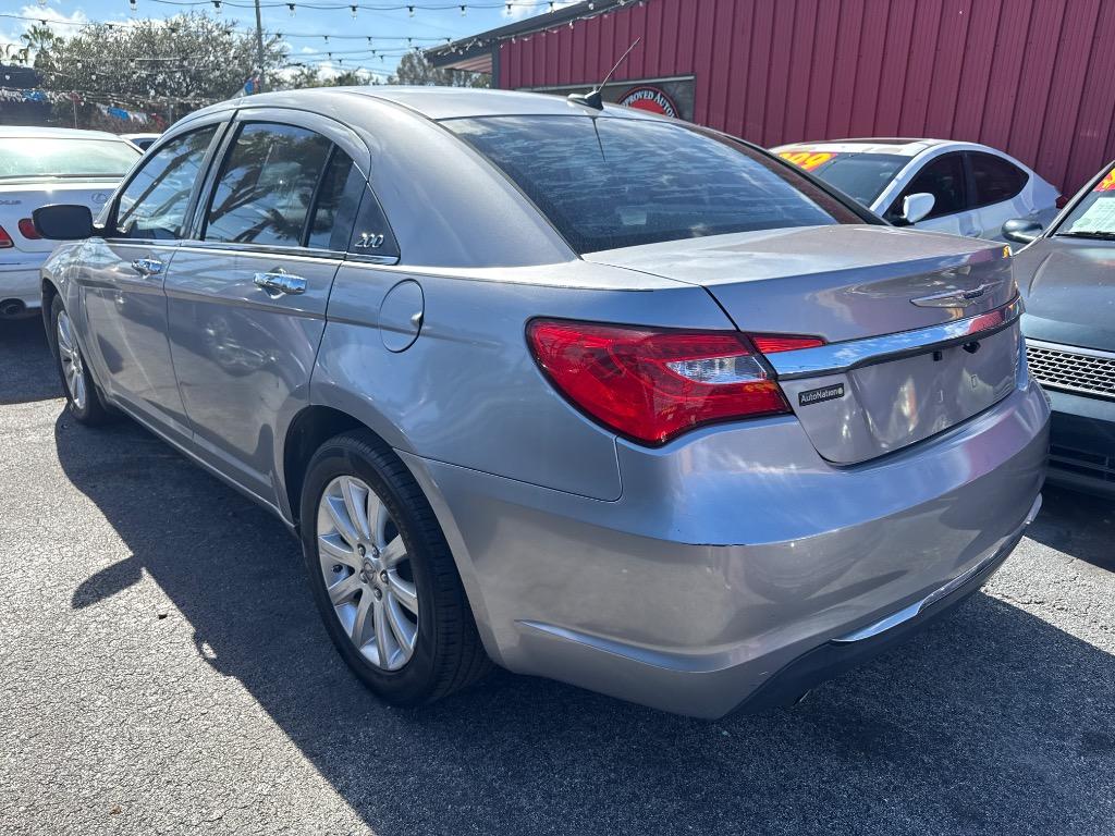 2013 Chrysler 200 Limited photo
