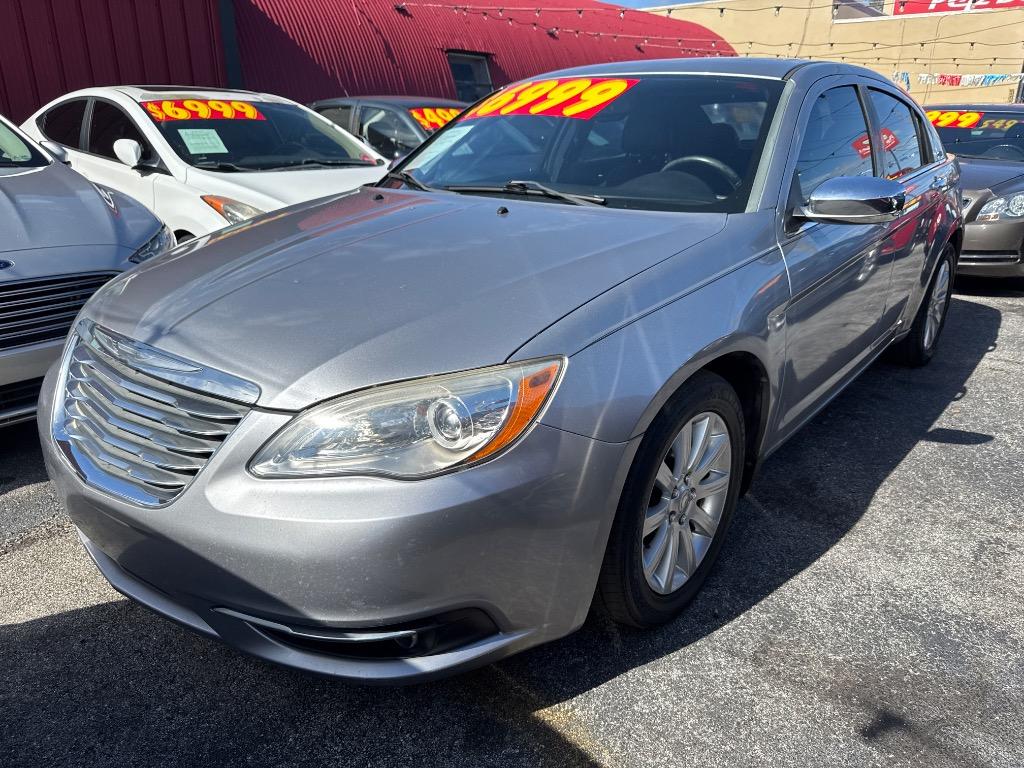 2013 Chrysler 200 Limited photo