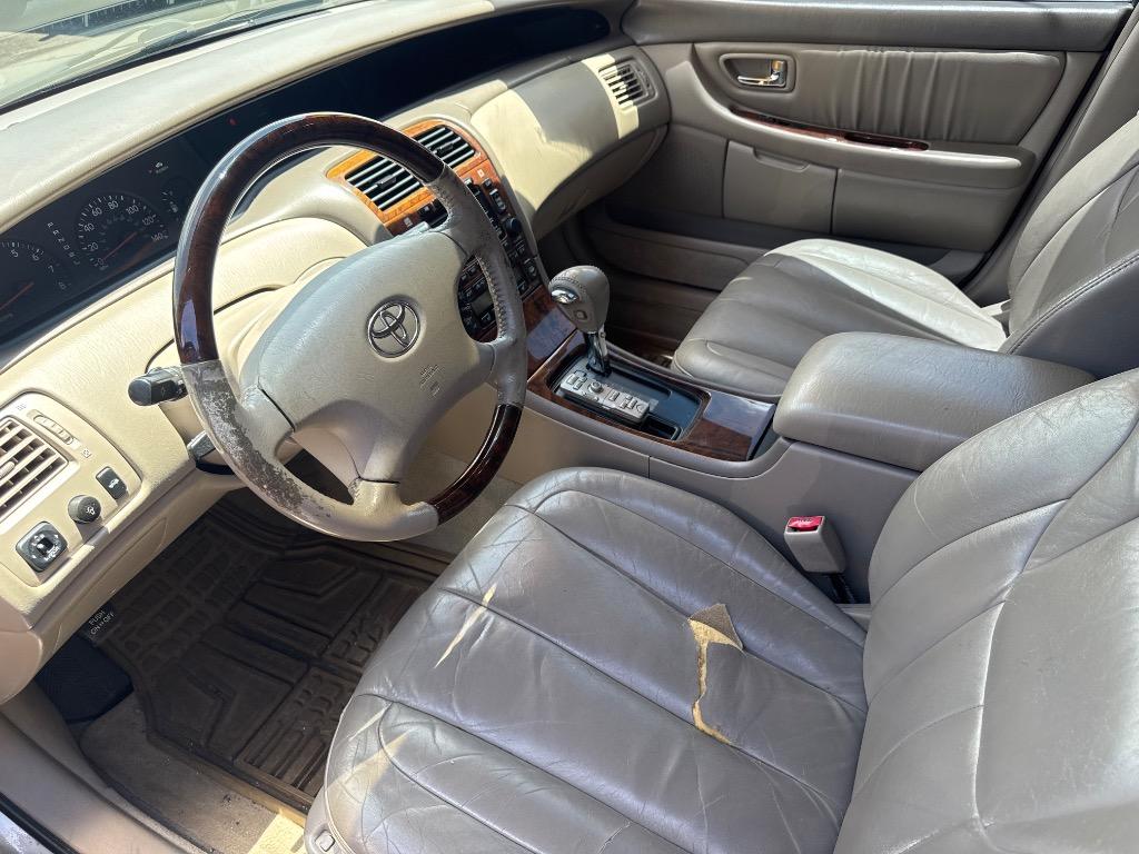 2004 Toyota Avalon XL photo