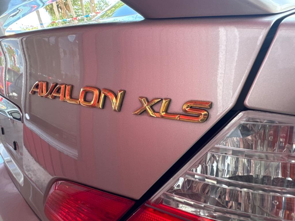 2004 Toyota Avalon XL photo