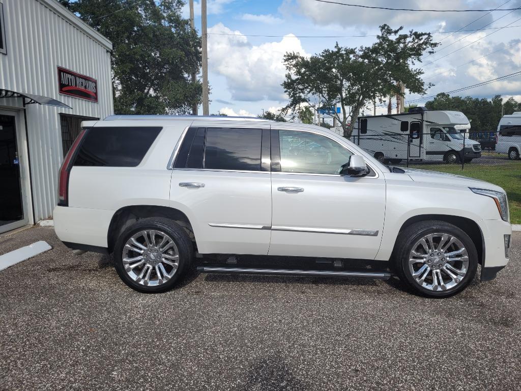 2017 Cadillac Escalade - $20,995