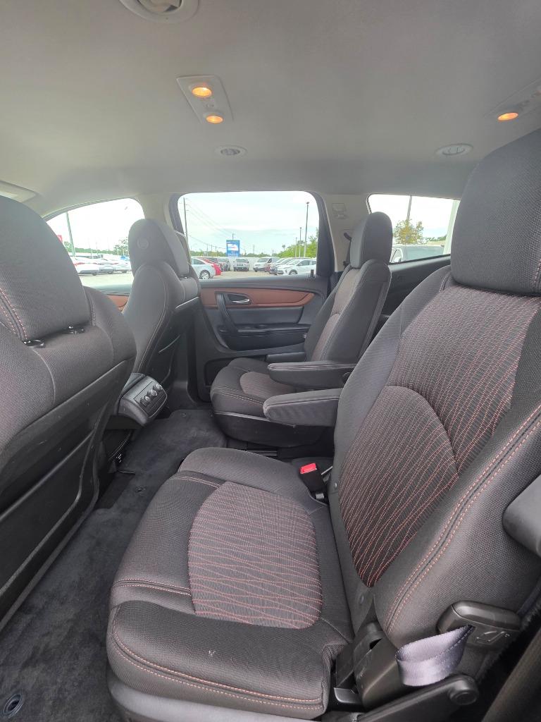 2016 Chevrolet Traverse - $11,995
