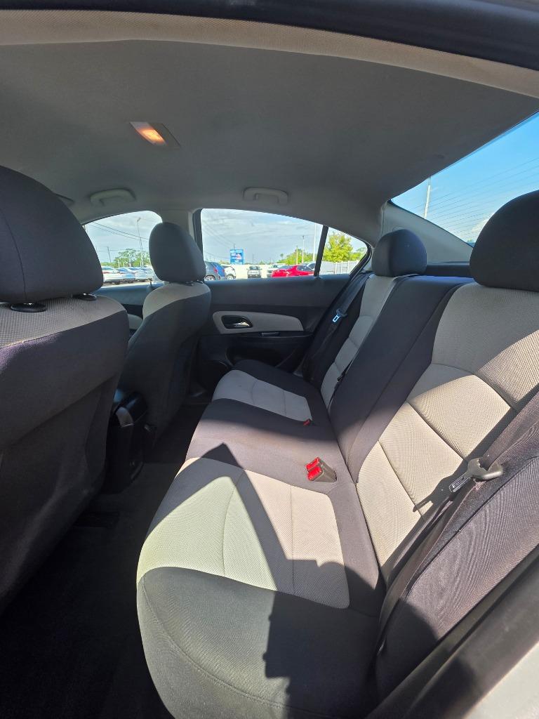 2016 Chevrolet Cruze - $7,995