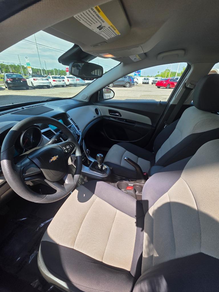 2016 Chevrolet Cruze - $7,995