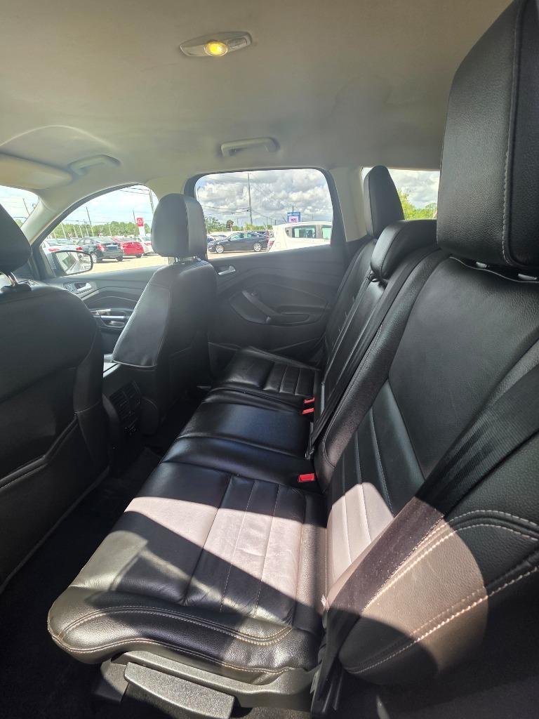 2016 Ford Escape - $9,995