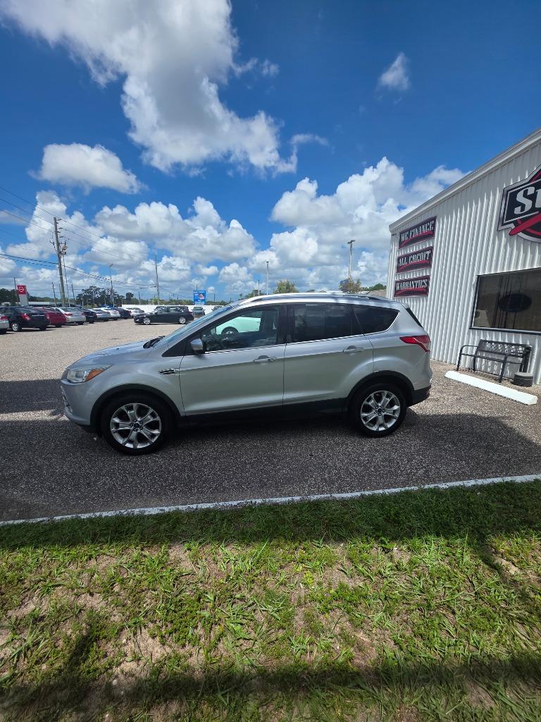 2016 Ford Escape - $9,995