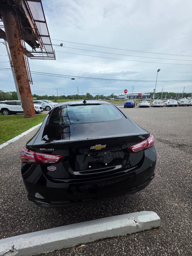 2022 Chevrolet Malibu - $14,995