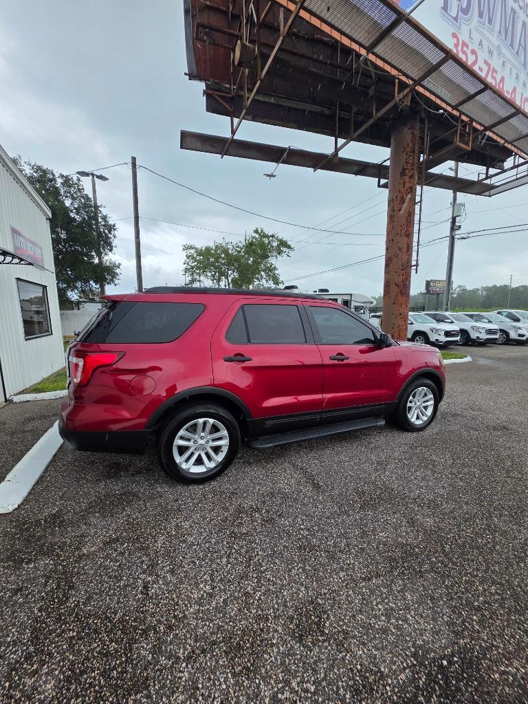2017 Ford Explorer - $13,995