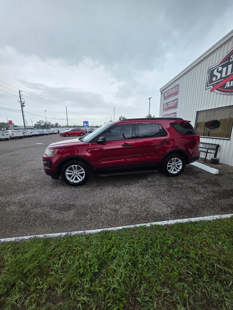 2017 Ford Explorer - $13,995