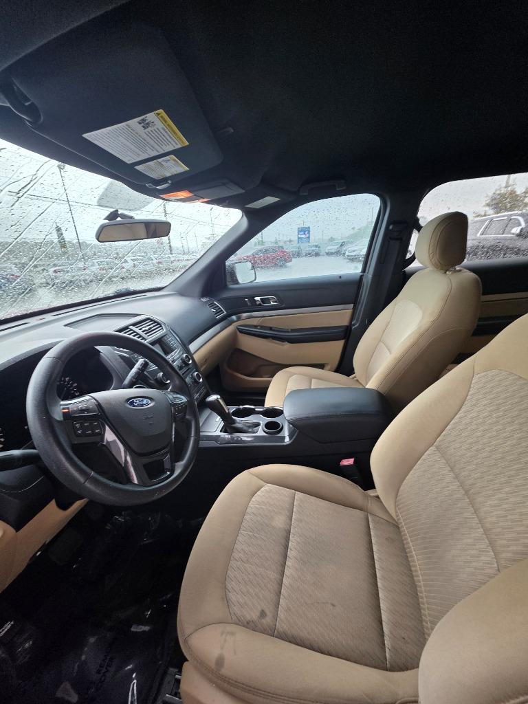 2017 Ford Explorer - $13,995