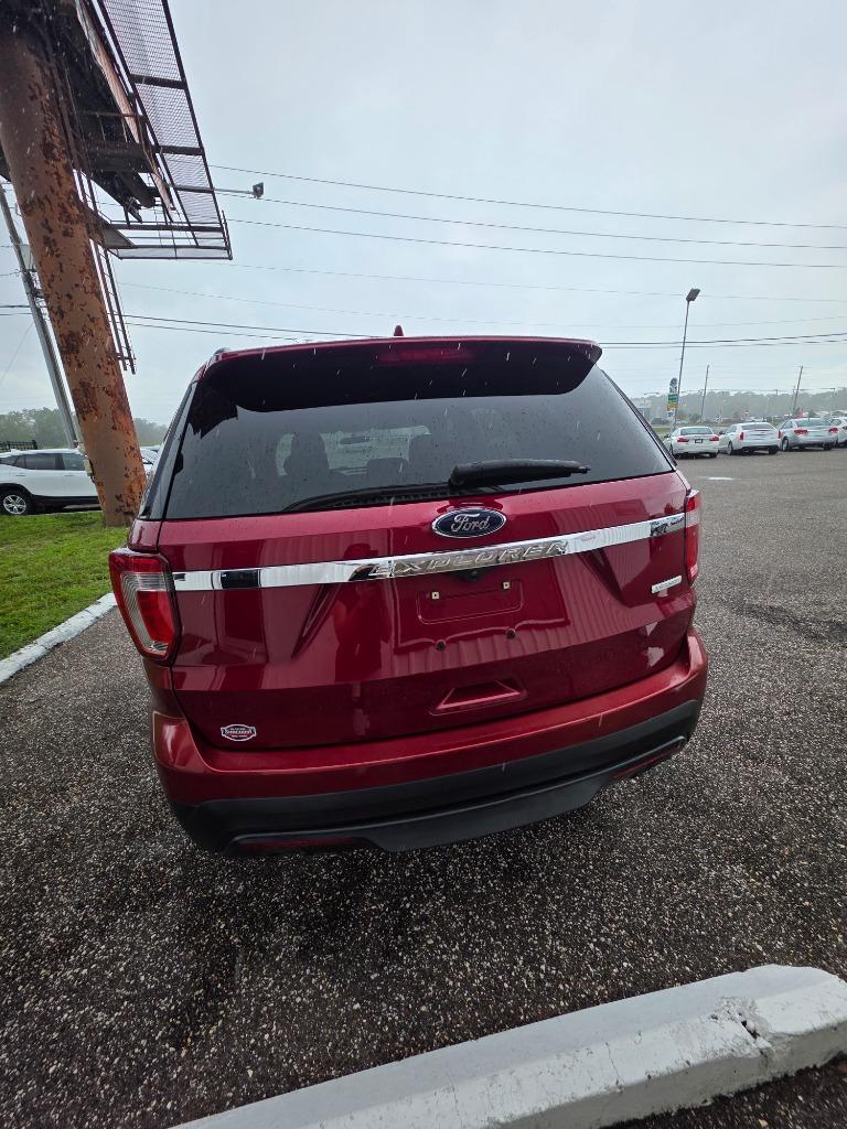2017 Ford Explorer - $13,995