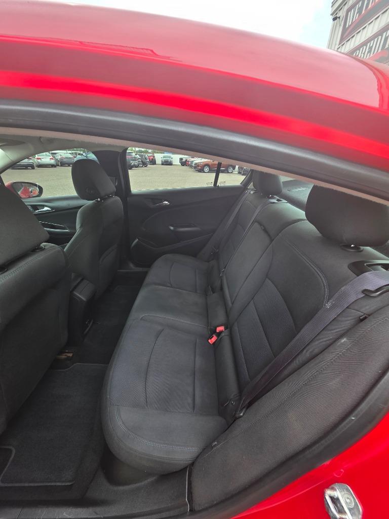 2017 Chevrolet Cruze - $8,995