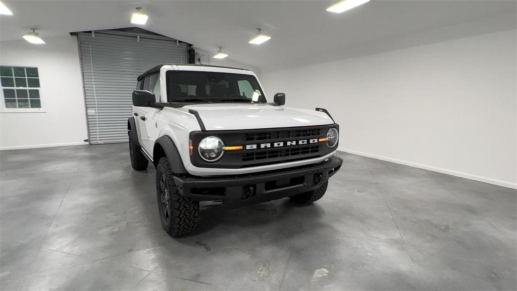 2022 Ford Bronco Black Diamond photo