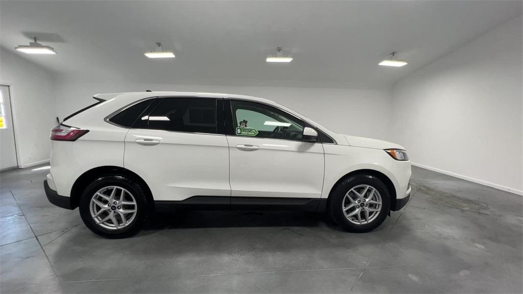 The 2021 Ford Edge SEL