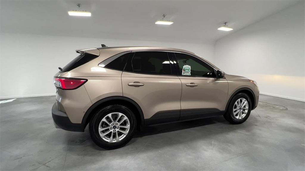 2020 Ford Escape SE photo