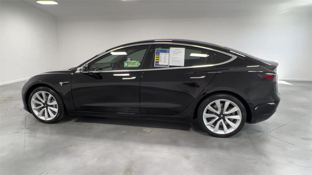 2019 Tesla Model 3 Standard Range Plus photo