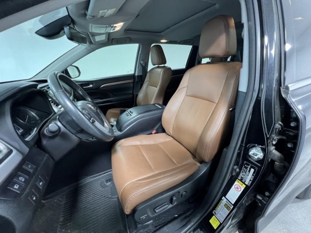 2018 Toyota Highlander Limited photo