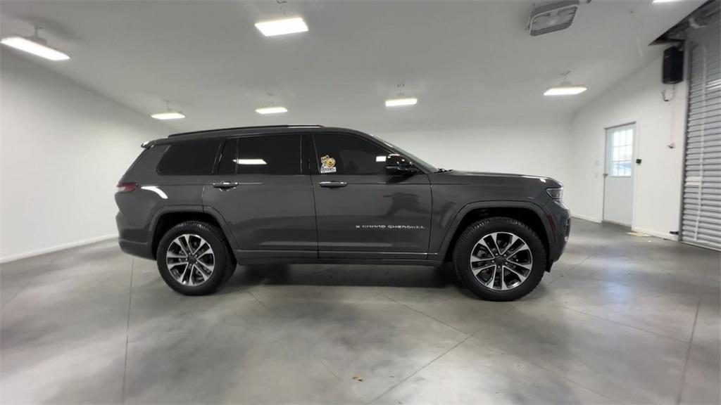 2022 Jeep Grand Cherokee L Overland photo