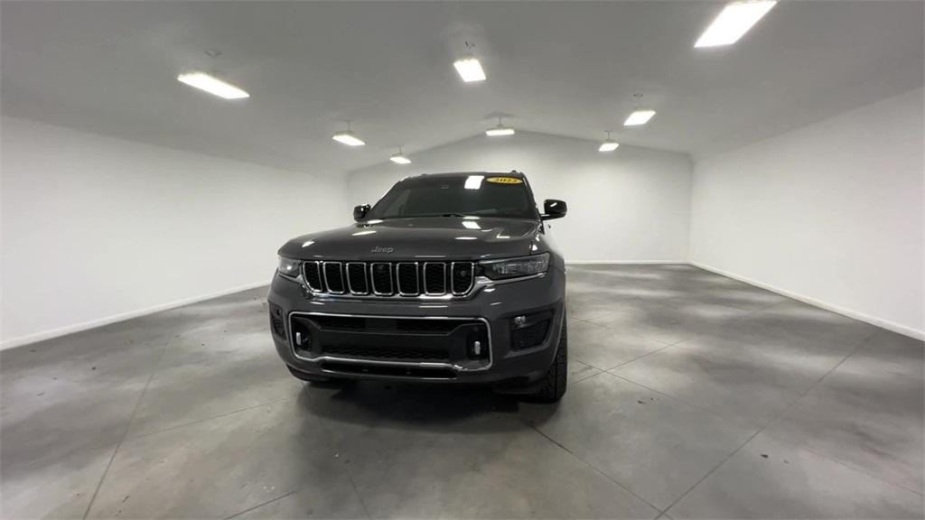 2022 Jeep Grand Cherokee L Overland photo