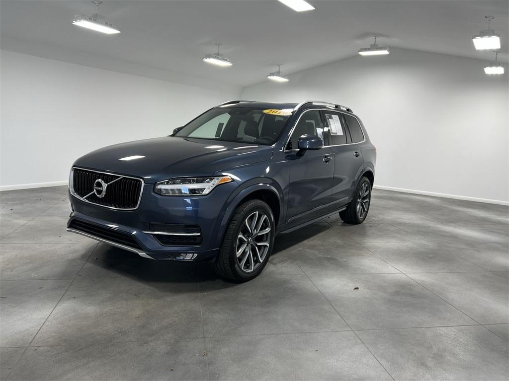 2019 Volvo XC90 T6 Momentum photo