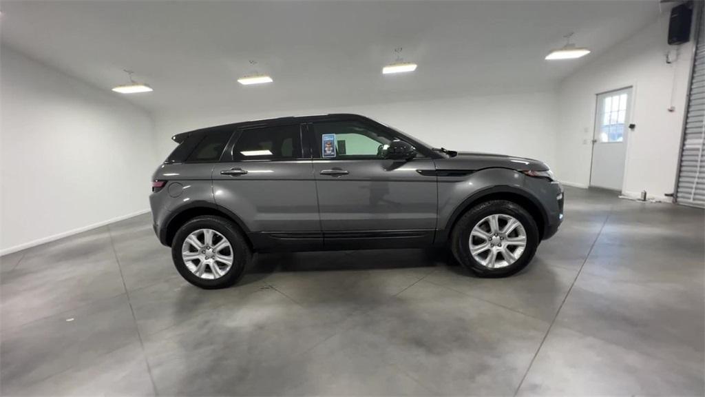 2017 Land Rover Range Rover Evoque SE photo