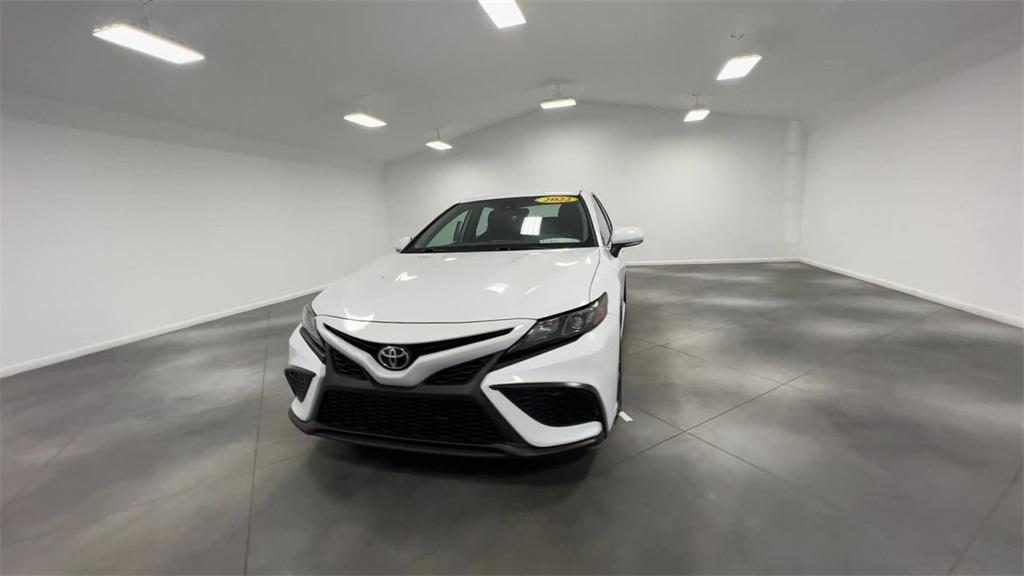 2022 Toyota Camry SE photo