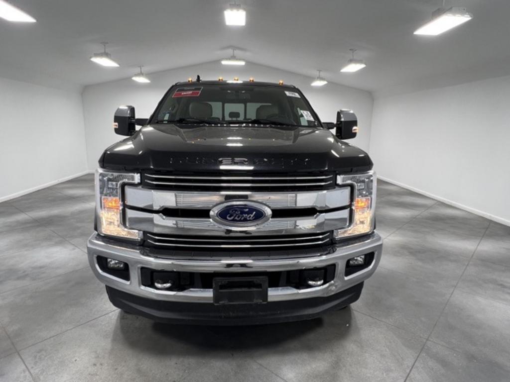 2019 Ford F-250SD Lariat photo