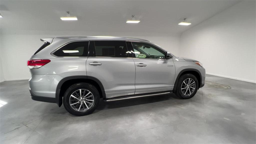 2017 Toyota Highlander Hybrid XLE photo