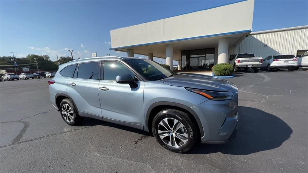 2021 Toyota Highlander XLE photo