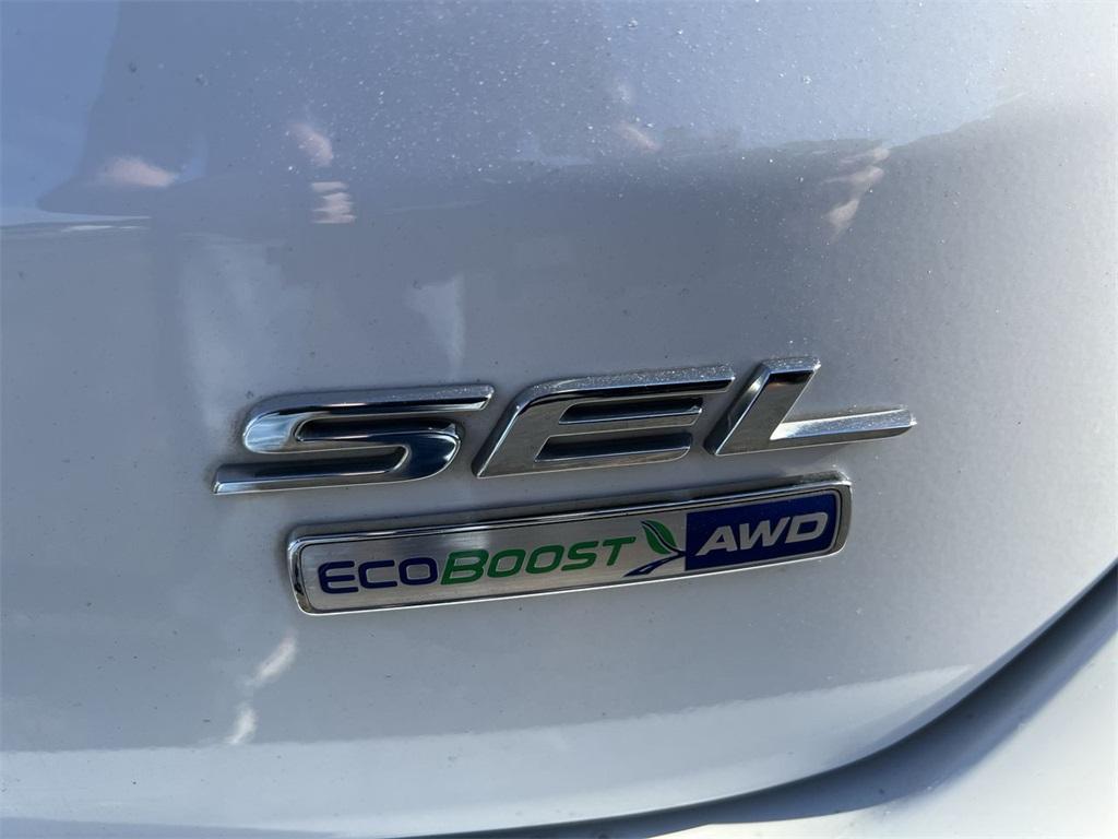 2020 Ford Edge SEL photo