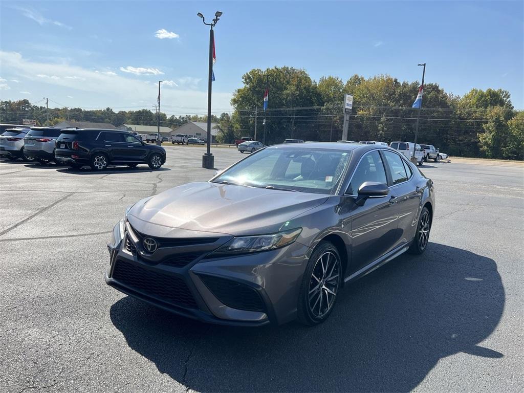 2021 Toyota Camry SE photo