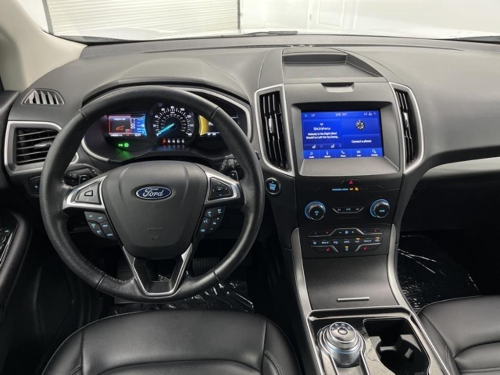 2020 Ford Edge SEL photo