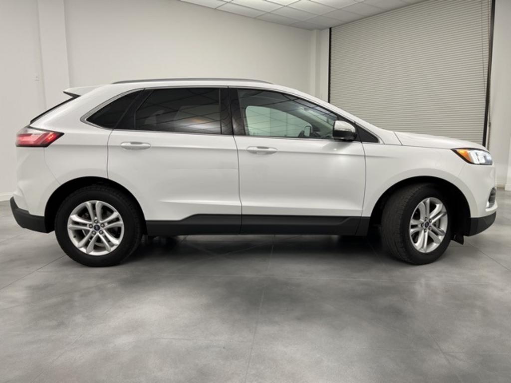 2020 Ford Edge SEL photo