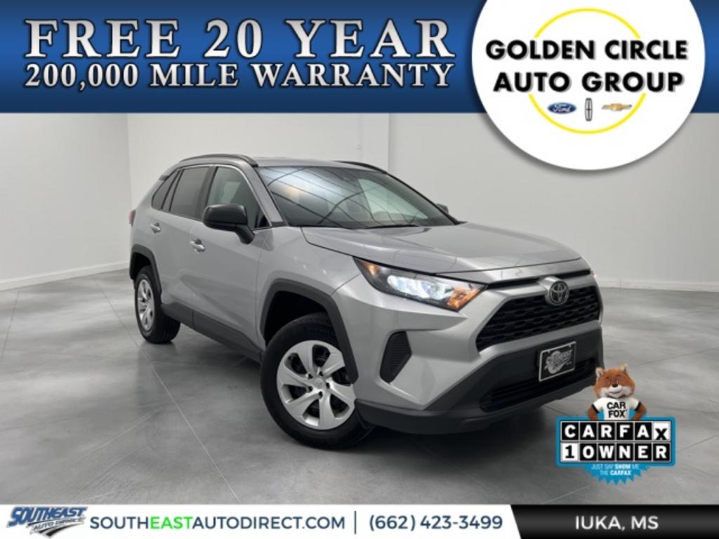 2021 Toyota RAV4 LE photo