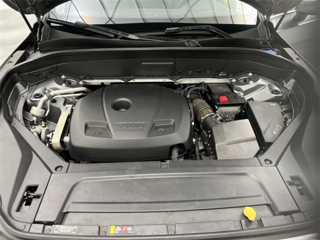 The 2019 Volvo XC90 T6 Momentum