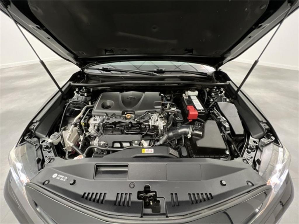 2020 Toyota Camry SE photo