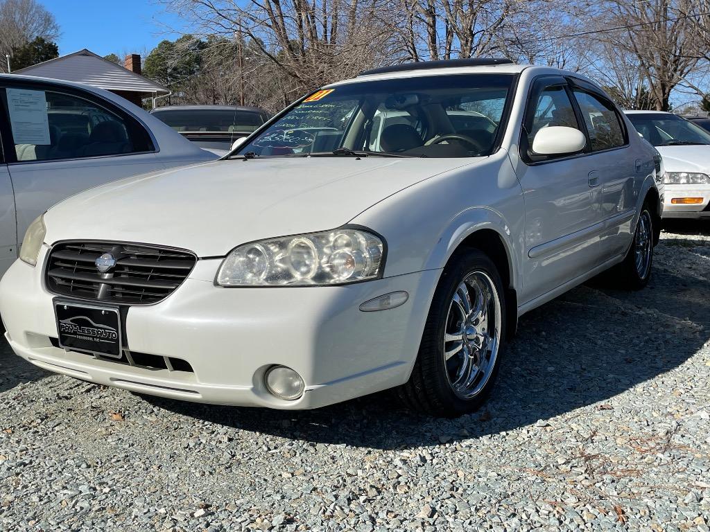 2001 Nissan Maxima GLE photo