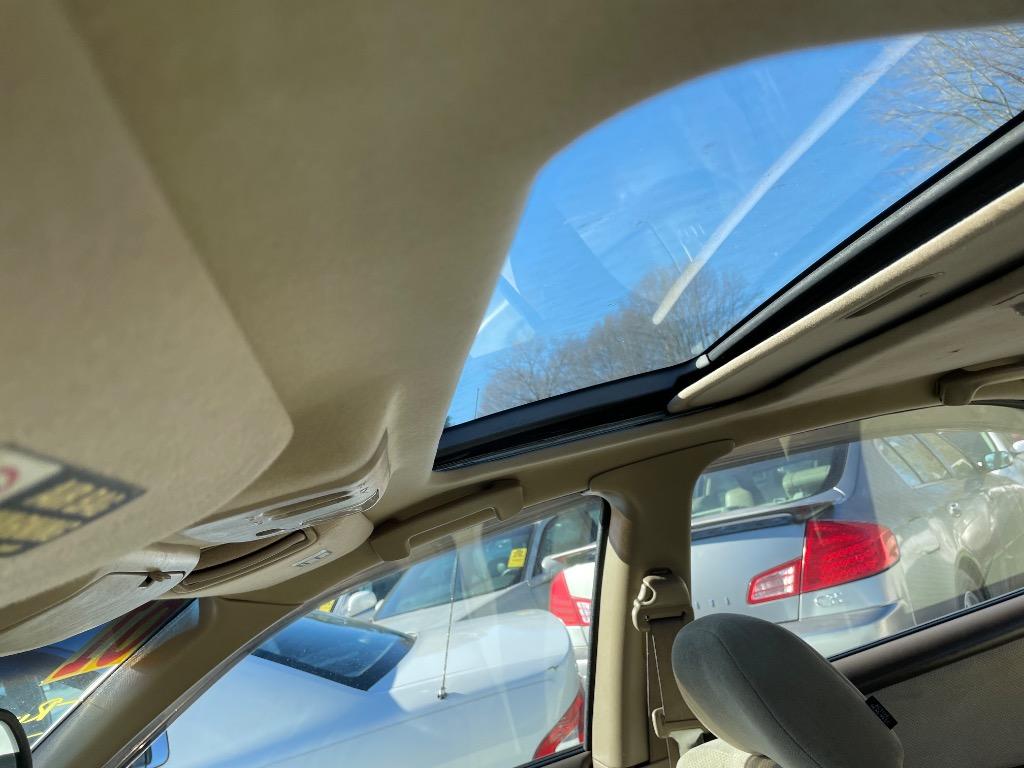 2001 Nissan Maxima GLE photo