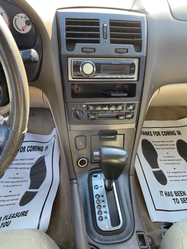 2001 Nissan Maxima GLE photo