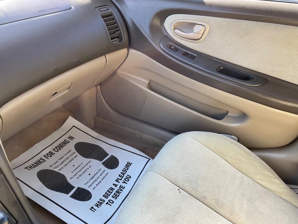 2001 Nissan Maxima GLE photo