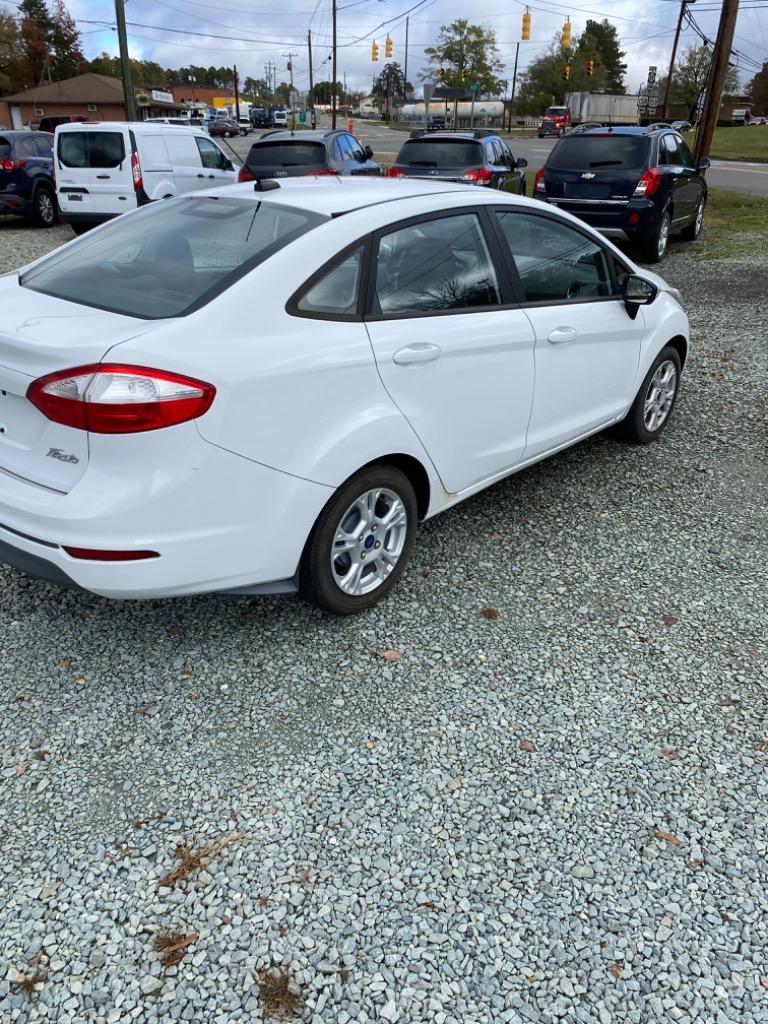 2015 Ford Fiesta - $9,950