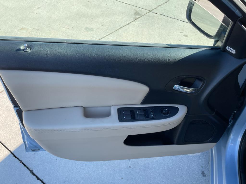 2013 Chrysler 200 - $8,950